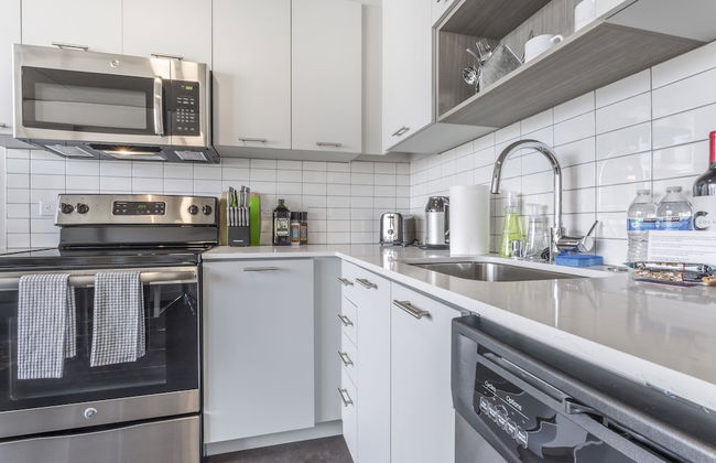 Domicile Suites at Cove - Photo 51