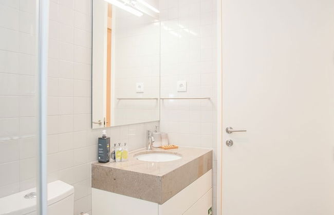 Liiiving in Porto - Haven Pool Apartment - Photo 35