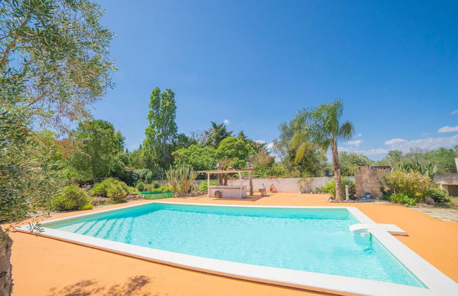 Masseria Le Palmentelle Pool And Garden - Photo 1