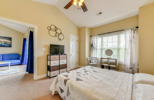 Charming Condo with Balcony, 1 Mi to UNC Charlotte! - Foto 16