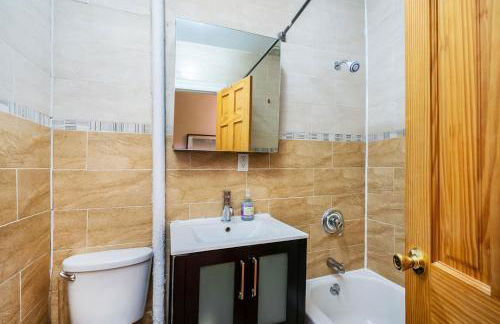 102-1A Best Value 2BR Apt Near Central Park - Foto 19