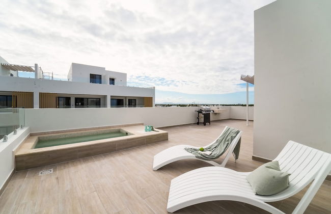 4 Bedroom Beach Penthouse w Private Rooftop - Foto 76