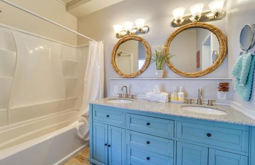 Dolorable Home with Yard - Walk to River! - Foto 15