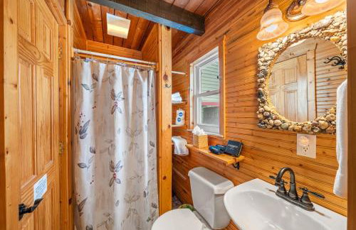 Bass Bay Getaway | Lakefront Family Cottage - Foto 28