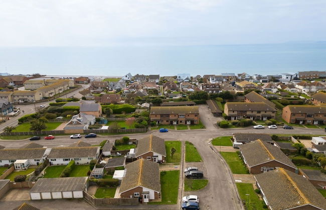 Seaside Retreat 2 Mins to Beach - Photo 55