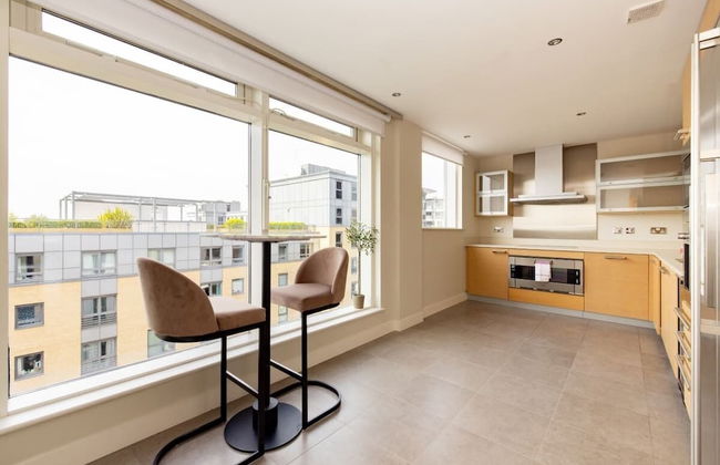 The Riverside Residence - 3bdr Flat With Balcony - Foto 23