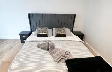 Modern Entire Unit 3BR, 3BA, balcony, 86inch TV - 15mins to city - Foto 5