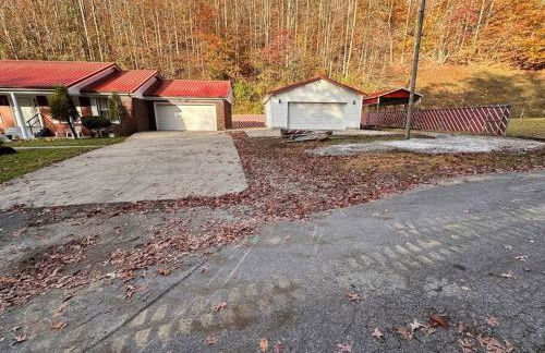 Buffalo Playhouse with game room - Photo 37