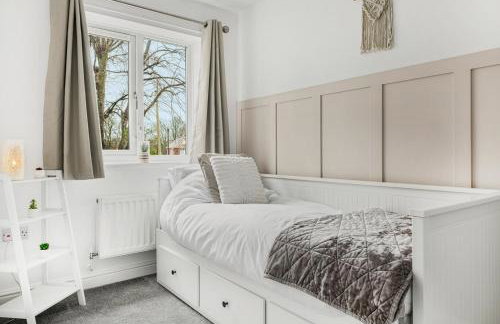 3BR Home with Garden & Free Parking - Foto 5