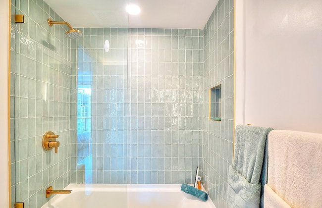 Apartment in New Luxury Condo in Downtown - Photo 41