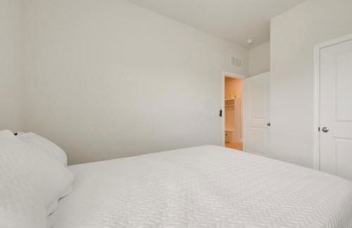 Florida Snowbird Haven with Pool! Easy I-75 Access - Photo 20