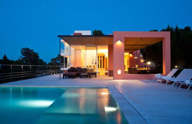 Beautiful Villa in Inviting Space - Foto 1
