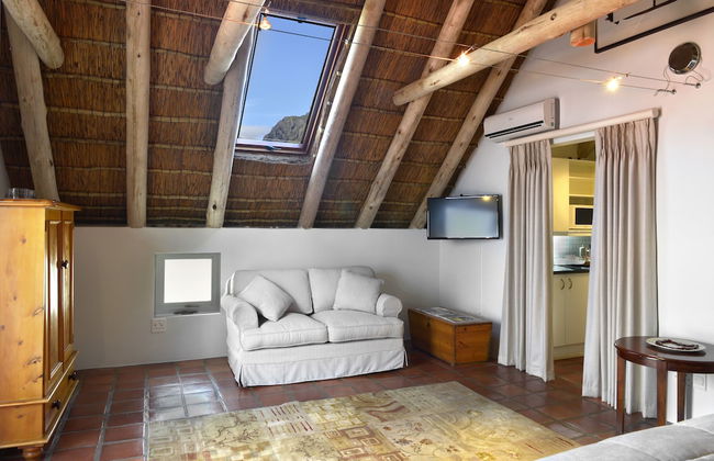 Holden Manz Country House - Photo 8