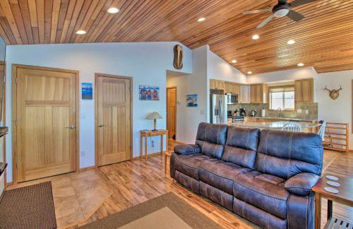 Waterfront Apt with Mtn View, Walk Into Town! - Foto 3