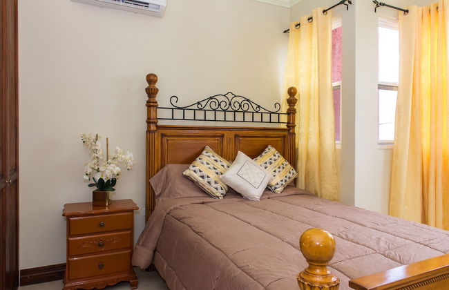 Kinsgton Modern Duplex Apartment with Pool - Foto 4