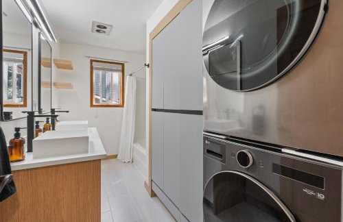 Riverfront w Cedar Hottub, Sauna, Movie Theatre - Photo 54