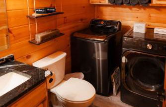 Sleeps 16 Luxury Cabin with Game Room & Hot Tub - Foto 19