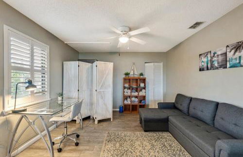 Exquisite Lakefront Pool House Awaits Pool 10 PPL - Foto 15