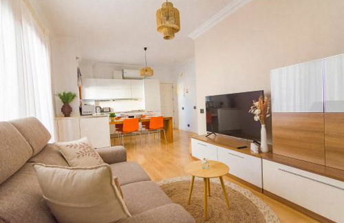 Cozy apartment with pool, parking and sea view - Foto 1