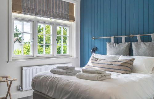 The Queen Stage - Photo 3