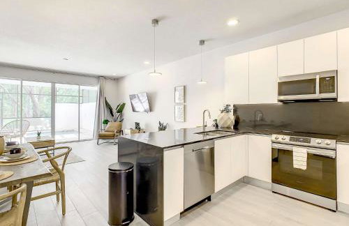 Trendy Thematic 3BR Townhouse with Private Pool - Foto 15