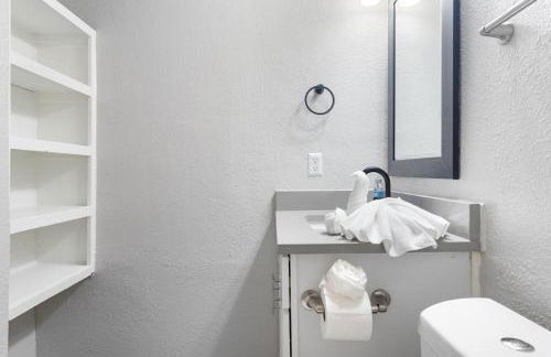 Furnished Apartments in University Hills - Foto 12