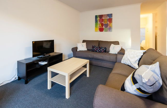 DAWN, 2BDR Carlton Apartment - Photo 15