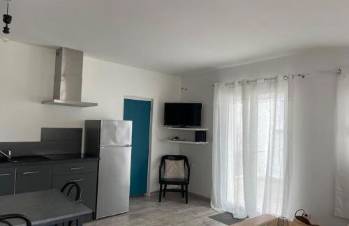 Chez moon Joli appartement rénové proche centre et parking privé - Foto 14