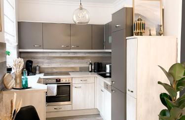 New Deluxe Studio Apartment in quiet back house - Foto 7