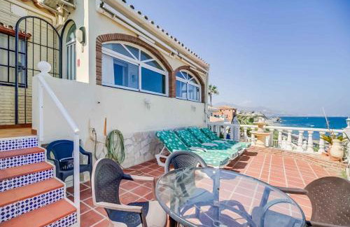 Charming Townhouse in El Faro, Spain, Studding Sea View & Community Pool - Foto 9