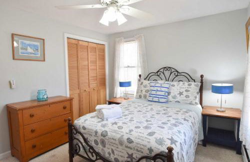 5 Min to Beach Yard w Fire Pit - Foto 18