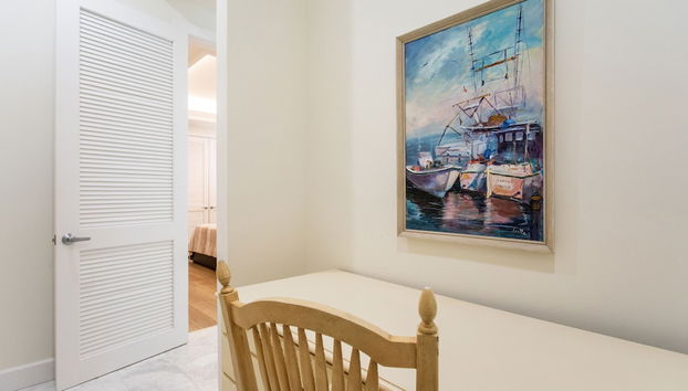 Sorrento Luxury Vacation Home: Expansive 5-Bedroom, 4.5-Bath Retreat with Private Pool, Hot Tub, and Pet-Friendly Accommodations – Just a Short Walk from Stunning Vanderbilt Beach - Foto 5, Zimmer