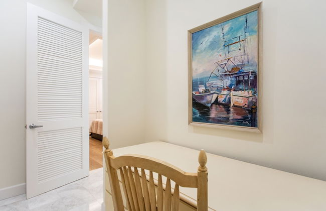 Sorrento Luxury Vacation Home: Expansive 5-Bedroom, 4.5-Bath Retreat with Private Pool, Hot Tub, and Pet-Friendly Accommodations – Just a Short Walk from Stunning Vanderbilt Beach - Foto 6