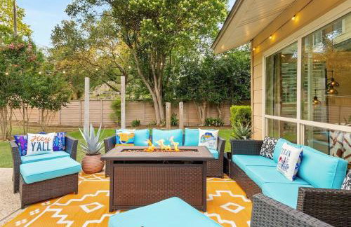 Pool! Games! Dogs! Space! - Foto 41