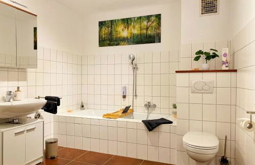 'GoldPath' FeWo - Comfort - Central - Balkon - Tiefgarage - Photo 3