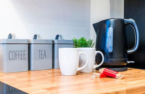 Free parking, Private Garden and Netflix, Charming Elegant 2 bedroom House Nottingham - Photo 12