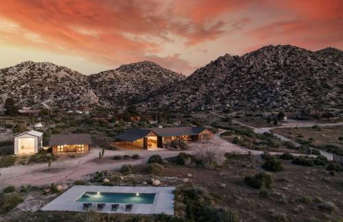 The Raven By The Cohost Company - Foto 1