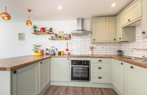 Beach, hills, food, scenic walks-The Kelp house. - Foto 28