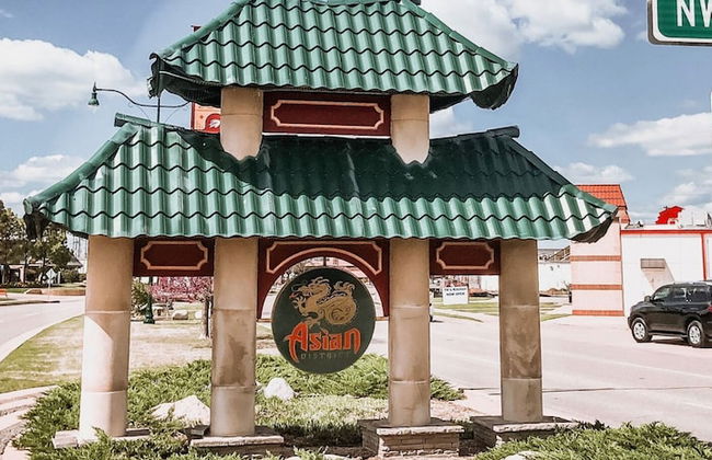 Vintage Gem in Prime Location Cozy 1BR Oasis - Photo 22