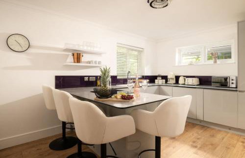 Seahaven in Sandbanks with Private Hot Tub - Photo 25