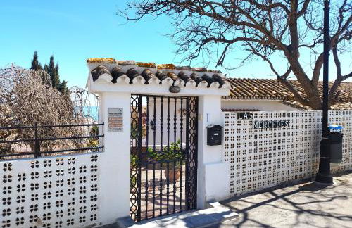 Evans Realty AL Villa & Piscina & Garaje & Playa - Photo 69