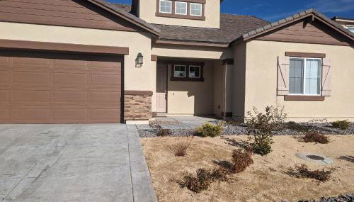 Modern, Spacious & Relaxing Home in Sparks, NV - Photo 2