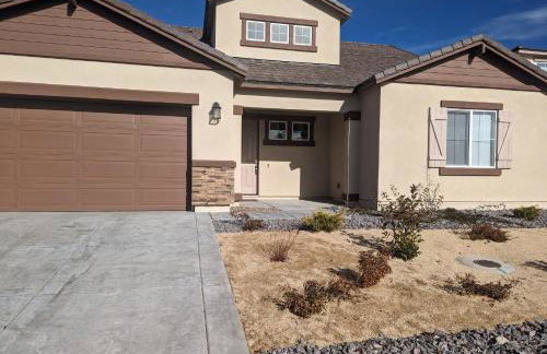 Modern, Spacious & Relaxing Home in Sparks, NV - Photo 2