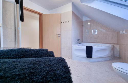 Alpha Apartments - Photo 22