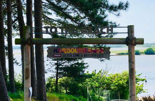 Family Seaside Retreat Private Stay at 5-Star Rockley Holiday Park Poole - Photo 24