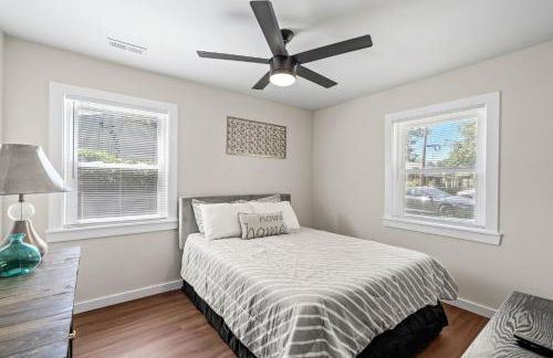 Cottage Under the Magnolia Trees - Photo 8