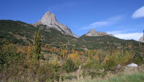Casa Sallent con bañera hidromasaje y jardín - Foto 3