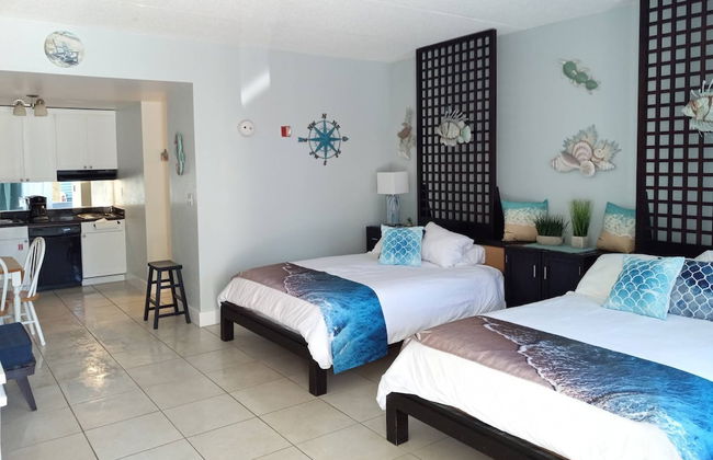 506 Little Harbor Inn - Photo 2