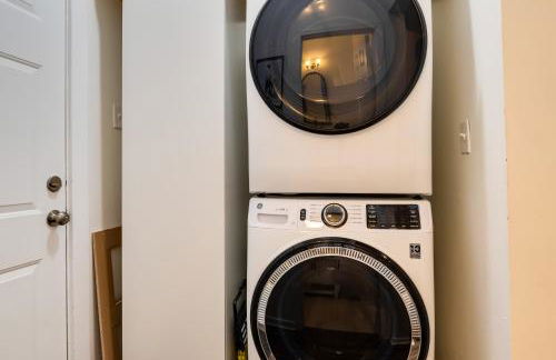 Near Family Fun! Centrally Located Indy Charmer - Foto 24