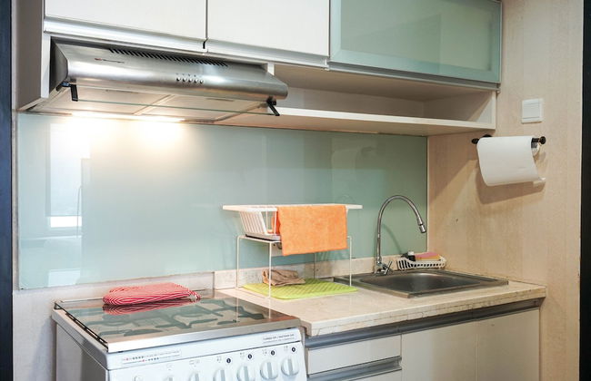 Cozy and Modern Studio Apartment at Belmont Residence Puri - Foto 5